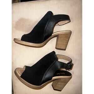 Coach and Four Heels Size 8